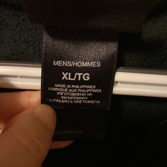 North Face mens black pullover - Picture 4 of 4
